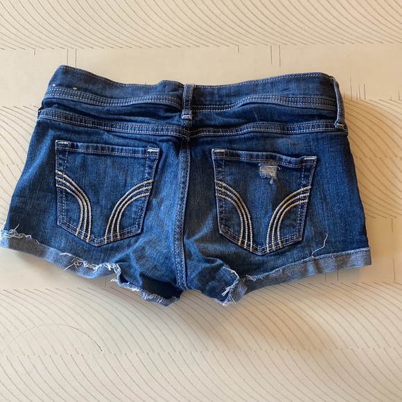 Dark Denim Hollister Distressed short shorts. - Picture 2 of 4